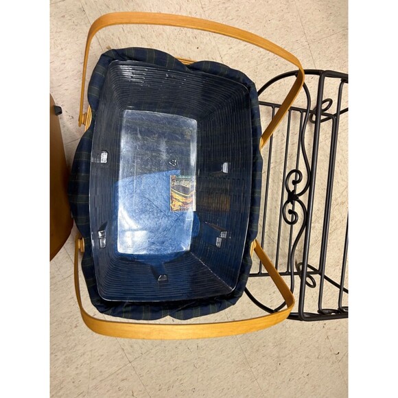 Longaberger 1999 Collector's Club Family Picnic With Wrought Iron Stand - Picture 6 of 7